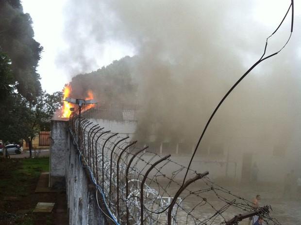 Unidades prisionais do Paraná terão protocolo único de combate a incêndios