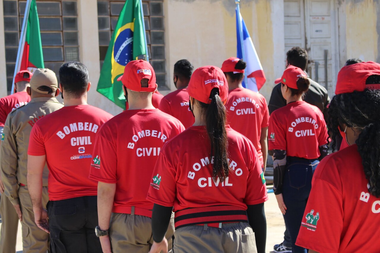 Comissões discutem a participação de bombeiros civis em escolas - Revista Incêndio