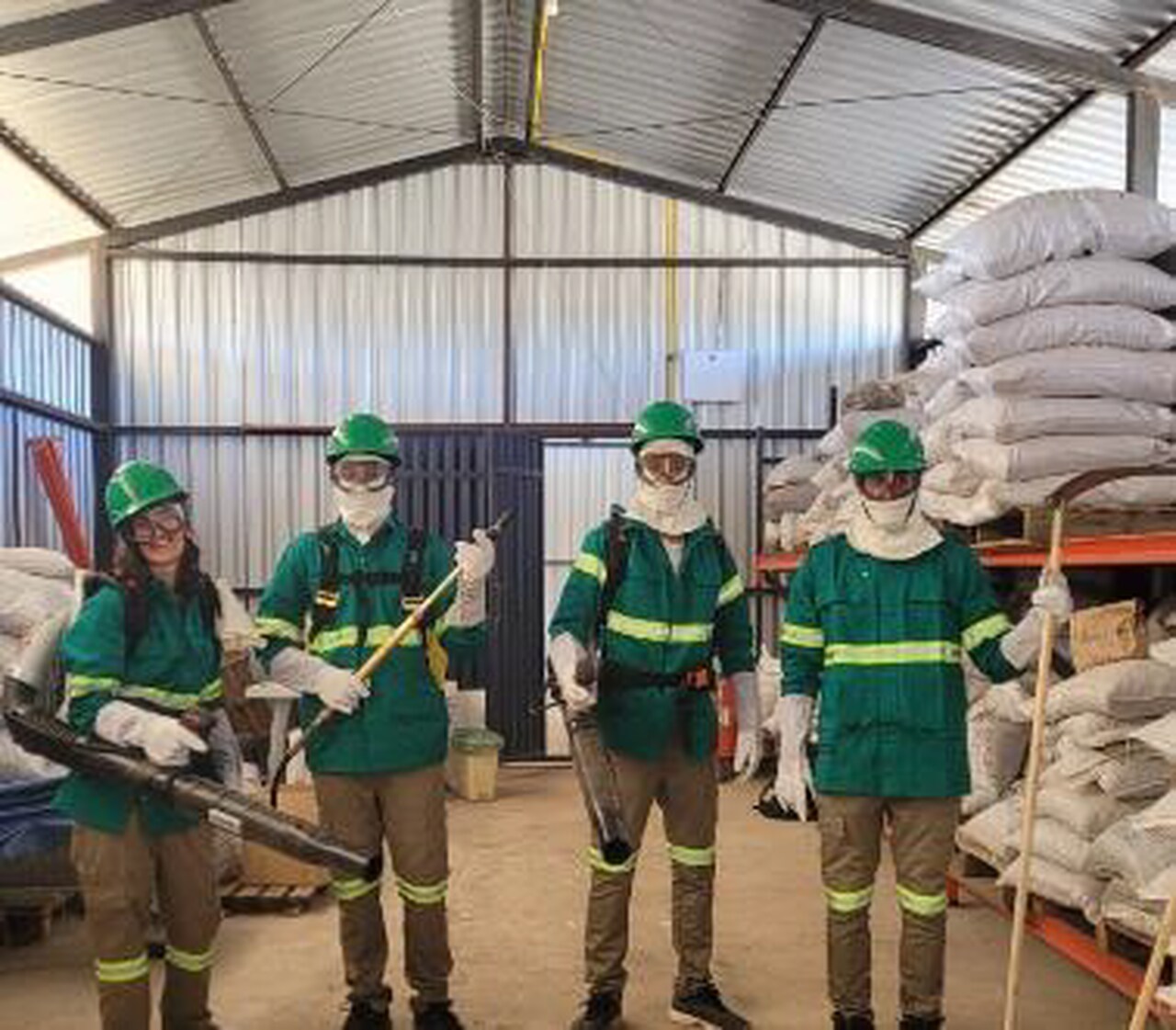 Coletores de sementes passam por treinamento para brigada de incêndio contra queimadas no Cerrado - Revista Incêndio