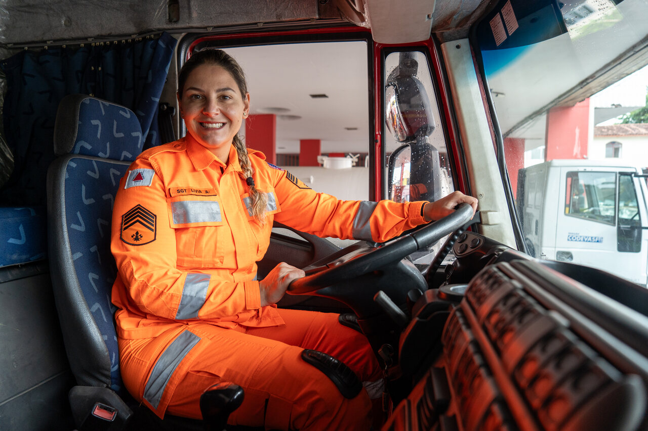 Dia da Mulher: mulheres condutoras relatam seu trabalho no Corpo de Bombeiros de MG - Revista Incêndio
