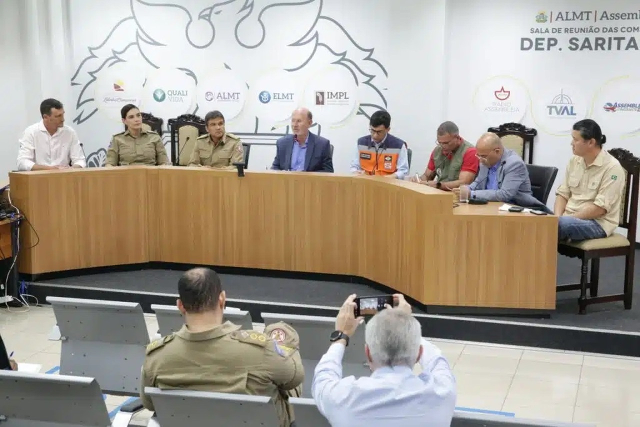 Governo do MT e Corpo de Bombeiros se reúnem para organizar ações preventivas e estratégicas na região pantaneira - Revista Incêndio